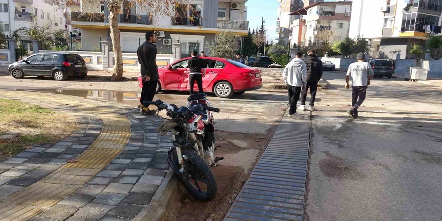 Antalya’da Motosiklet Kazası: Genç Sürücü Yaralı