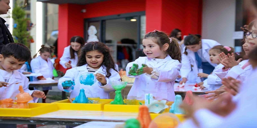 Minikler Bilim Şenliği'nde Buluştu