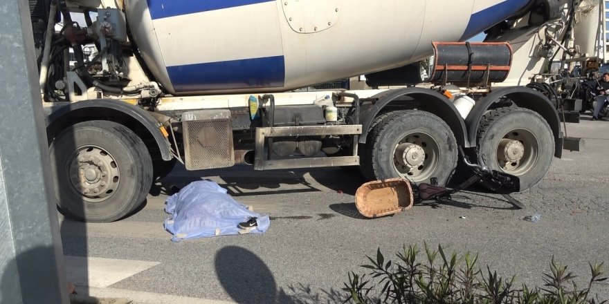 Beton Mikseri Çarpan Bisikletli Kadın Hayatını Kaybetti
