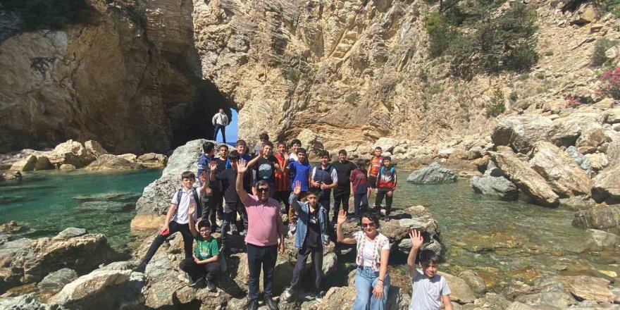 "Alanya’da Gençler Kıyı Ekosistemini Keşfetti"
