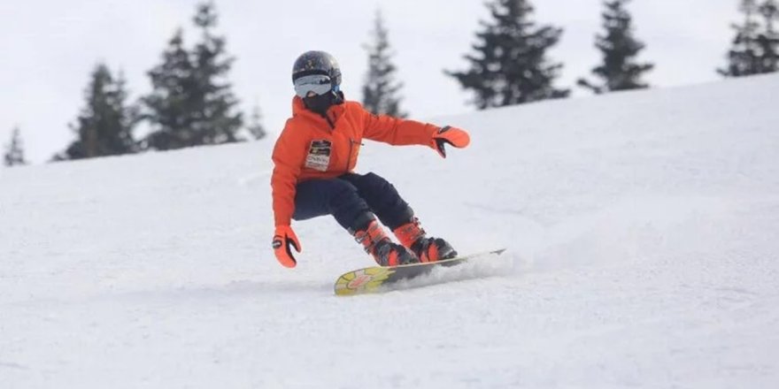 6 yaşında başladığı Snowboard serüveninde Türkiye'nin yıldızı parlıyor