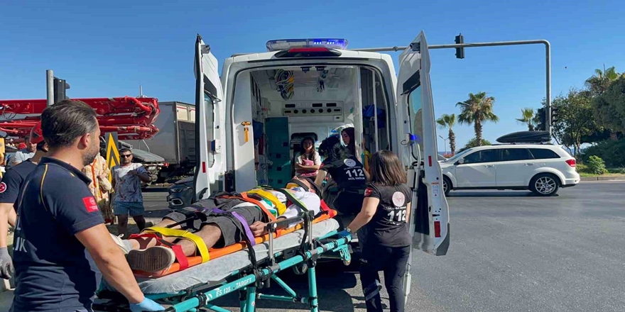 Alanya’da Feci Kaza: Sürücü Araçta Sıkıştı