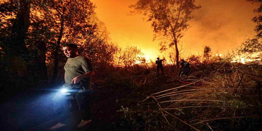 Antalya’da üç ilçede korkutan yangın: İtfaiye seferber oldu