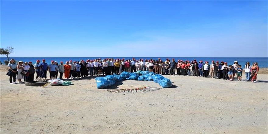 Alanya Belediyesi’nden Dünya Temizlik Günü’nde sahil temizliği