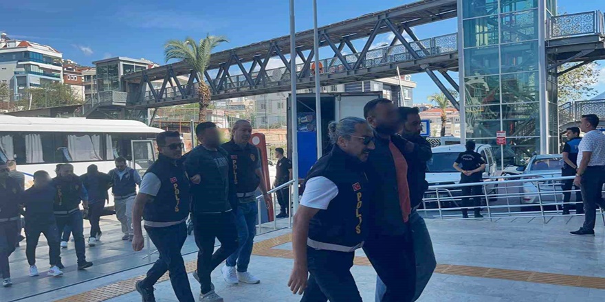 Antalya’da bıçaklandı, cesedi uçurumda bulundu