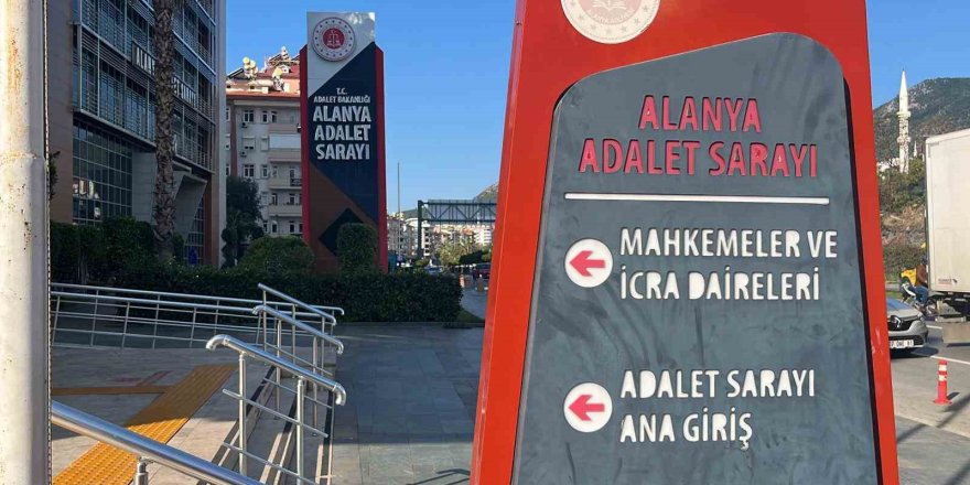 Alanya’da kadına saldıran makaslı şüpheli adliyeye sevk edildi