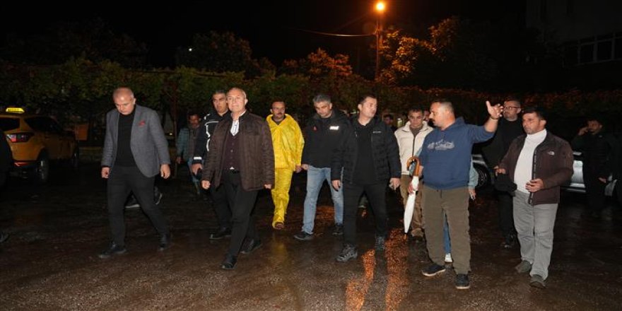 Alanya’yı Vuran Sağanak Sonrası Başkan Özçelik Sahada