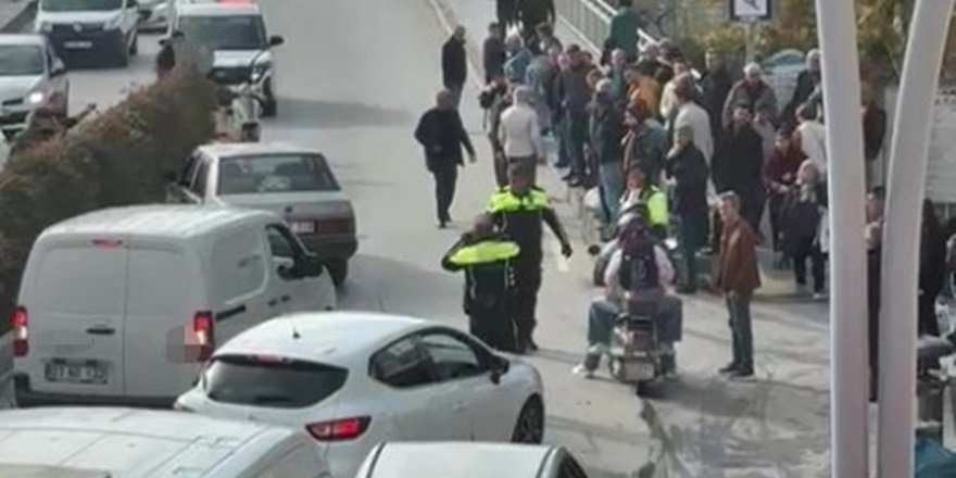 Ters yönden gelen motosiklete otomobil çarptı