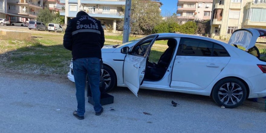 Antalya’da seyir halindeki otomobile silahlı saldırı