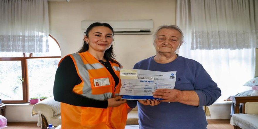 Otobüste unutulan cüzdan yaşlı kadının evine teslim edildi