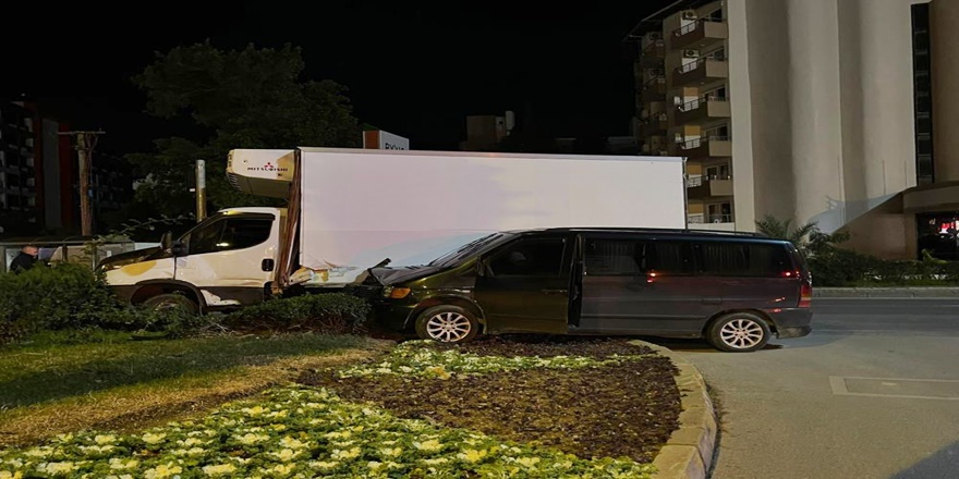 Alanya’da D-400’de kavşak kazası: 1 yaralı