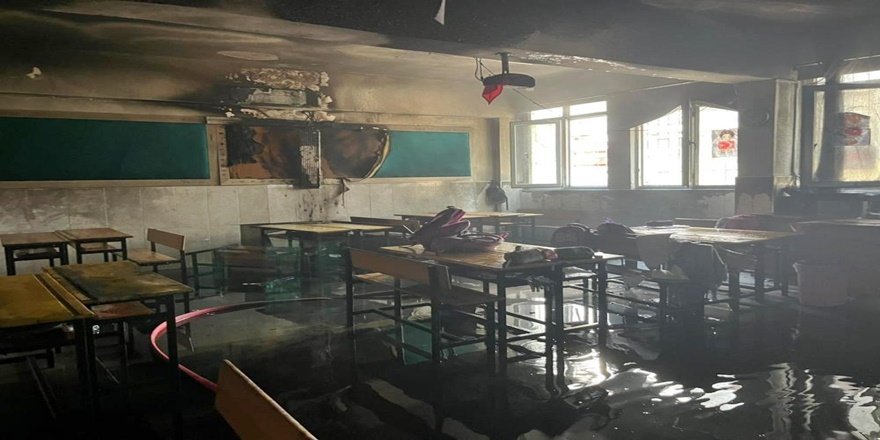Alanya’da İlkokulda Klima Yangını: Bir Sınıf Kullanılamaz
