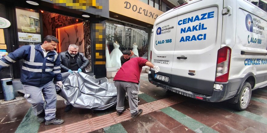 Antalya’da apart otelde şüpheli ölüm