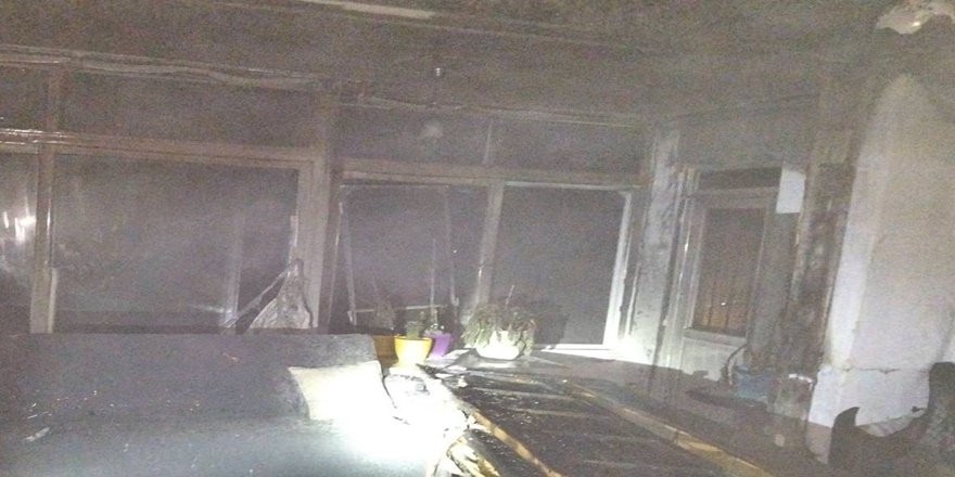 Alanya’da Gece Yangını: Müstakil Ev Alevlere Teslim Oldu