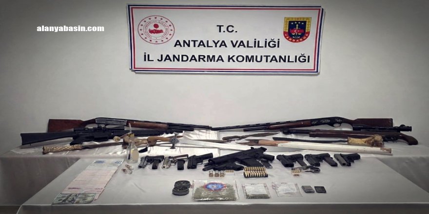 Konyaaltı’nda Cephanelik Gibi Ev