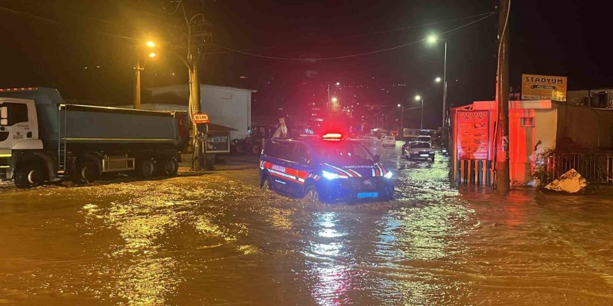 Alanya’da Sağanak Alarmı: Çay Taştı