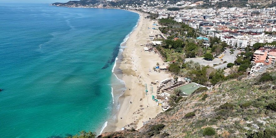 Alanya’da Şubatta Yazdan Kalma Günler