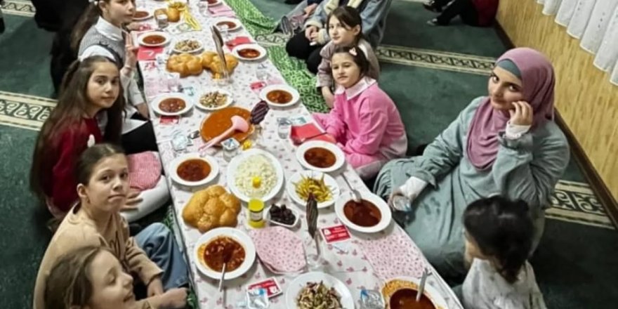 Uluiş Camii’nde İftar Programı Velileri Buluşturdu