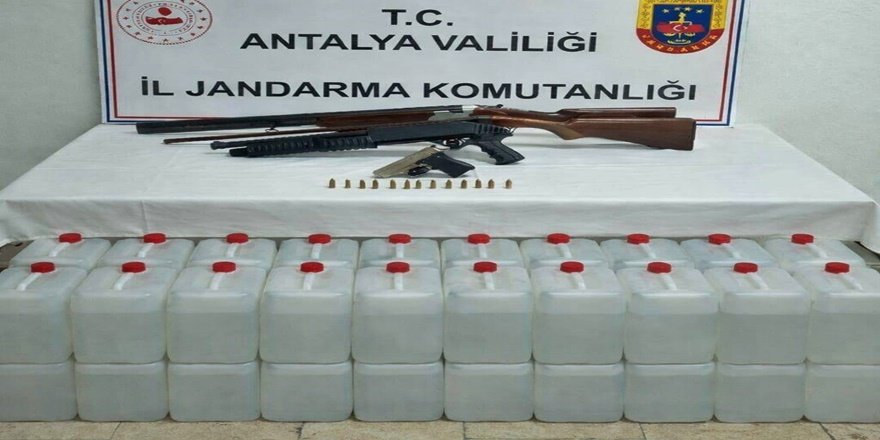 Antalya’da kaçak alkol ve silah operasyonu
