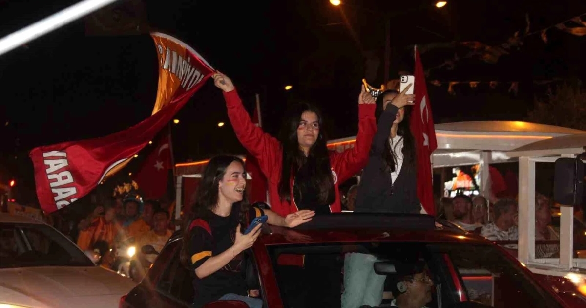 Galatasaray Şampiyonluğunu Alanya'da Kutladı