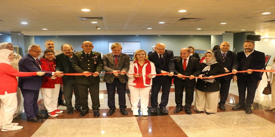 Antalya’da Şehit Ailelerinden Duygulandıran Sergi