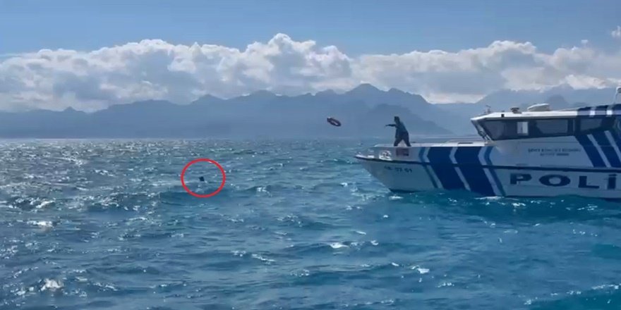 Antalya’da kanosu devrilen adam 3 saat direndi