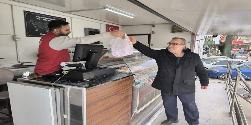 Halk Et TIR’ına ilçelerde yoğun ilgi