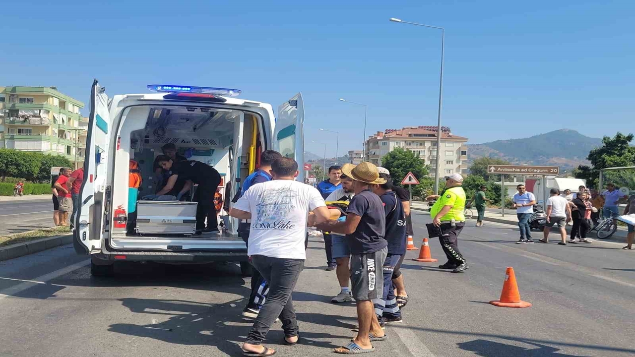 Gazipaşa'da Trafik Kazası: 10 Yaşındaki Çocuk Yaralandı