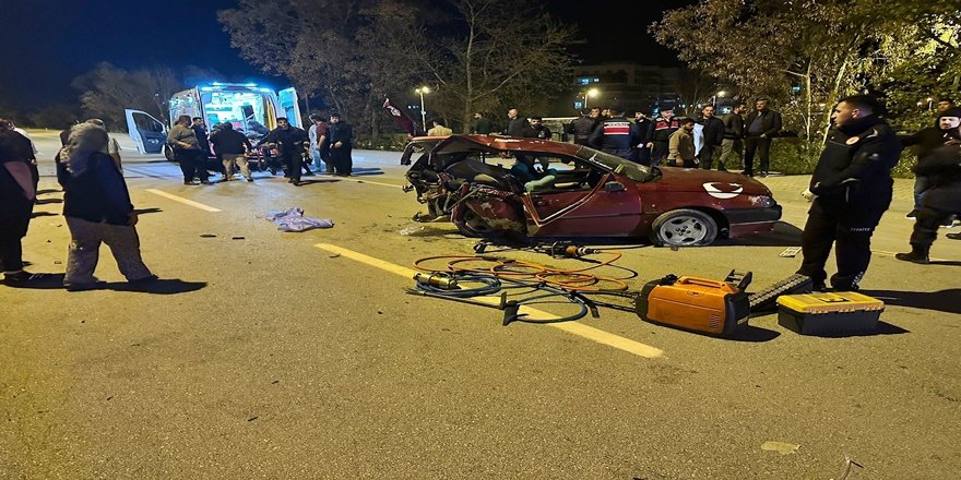 Finike-Kumluca yolunda feci kaza: 1 ölü