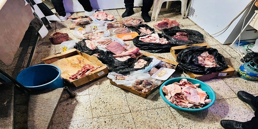 Serik’te kasapta skandal: 55 kilo bozuk et