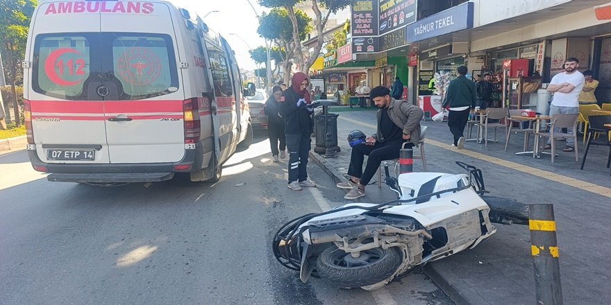 Manavgat’ta otomobil ile motosiklet çarpıştı: 1 yaralı