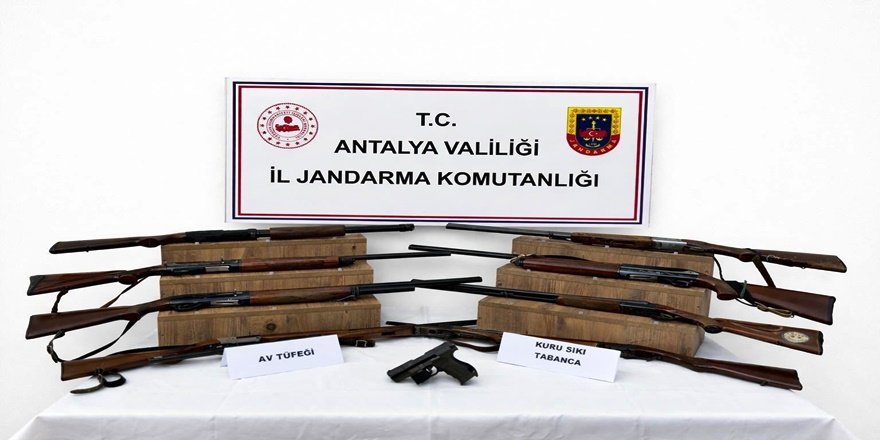 Kaş’ta ruhsatsız silah operasyonu: 10 silah ele geçirildi