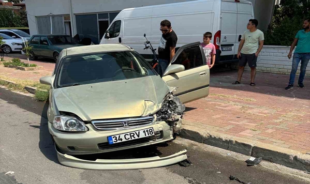 Antalya'da Trafik Kazası: 3 Yaralı