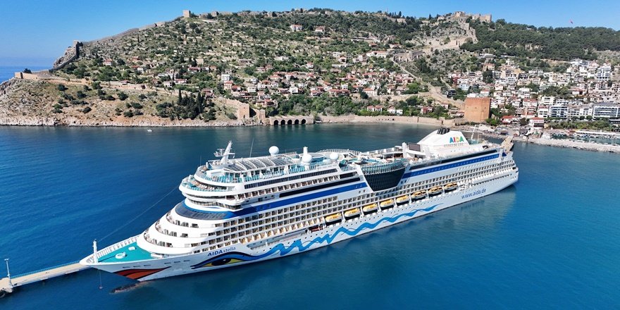 Alanya’ya Kruvaziyerle 2 Bini Aşkın Turist Geldi