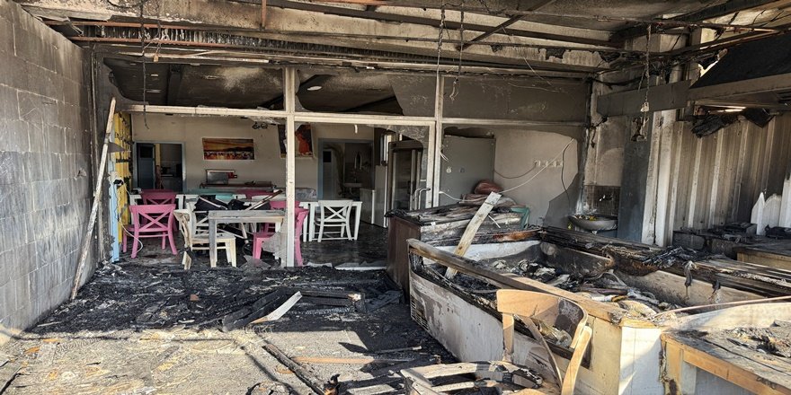 Serik’te Gece Yangını: Dükkan Küle Döndü