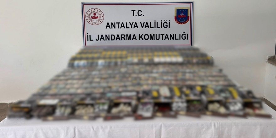 Manavgat’ta 630 bin liralık kaçak sigara baskını
