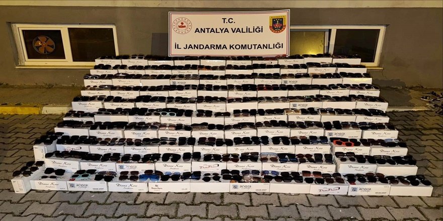Antalya’da 10 Milyon TL’lik Kaçak Gözlük Operasyonu