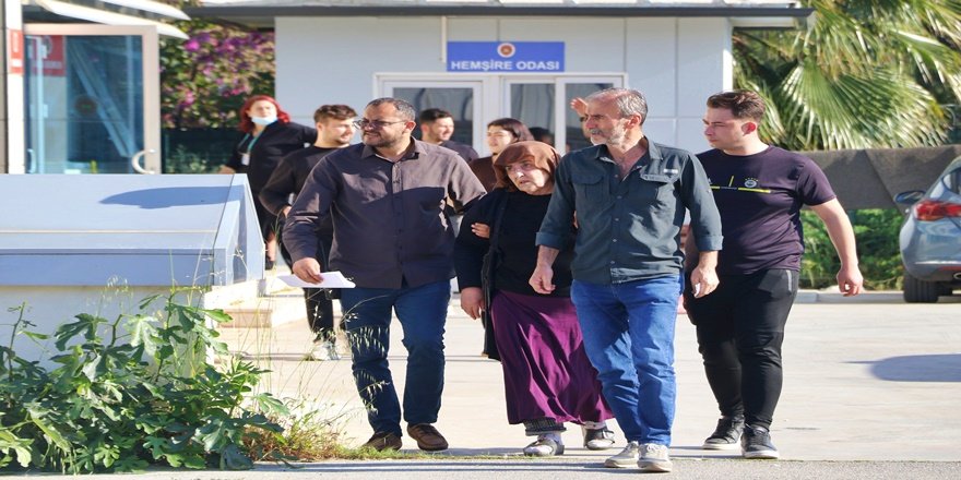 Kübra’nın Hesabına Girip Yaşıyor Süsü Vermişler
