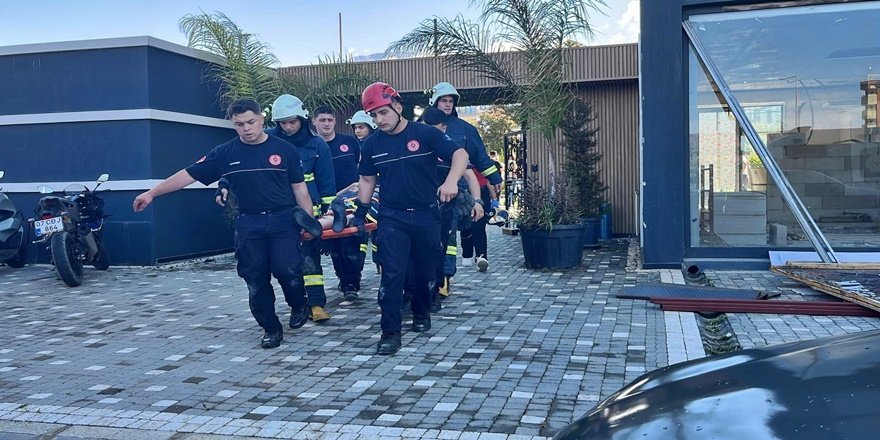 Alanya’da Evin Tavanı Çöktü: 2 Kişi Yaralandı