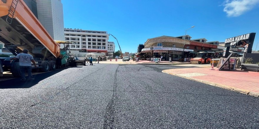Alanya’da Mahmutlar’a Sıcak Asfalt Hamlesi