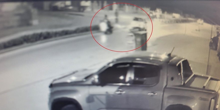 Motosiklete çarpıp kaçtı: Kameralar kayıttaydı