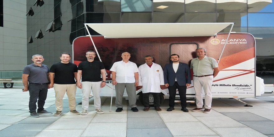 Alanya’da Mobil Kuaför Aracı Hizmete Başladı