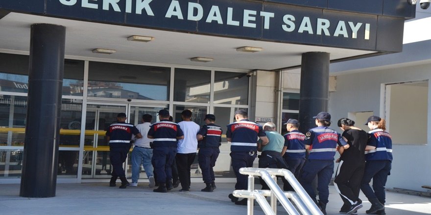 Serik’te sosyal medya dolandırıcılığına 3 tutuklama