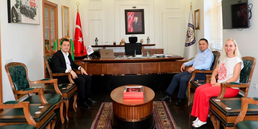 Alanya’da Rektör Türkdoğan’dan Kaymakam Öztürk’e Ziyaret