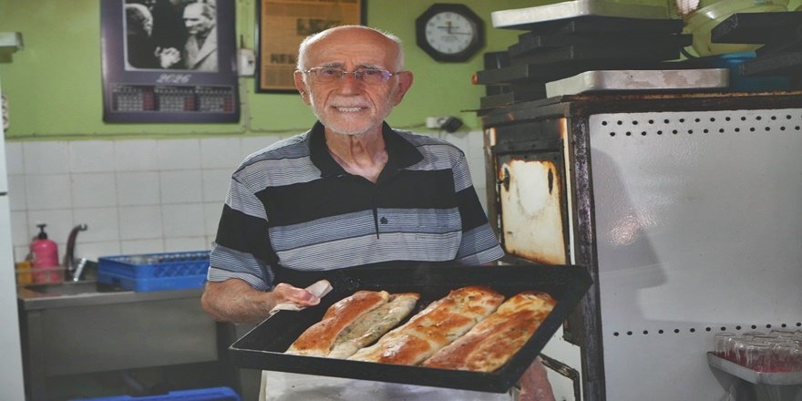 81 yaşında, 69 yıldır aynı tezgâhın başında