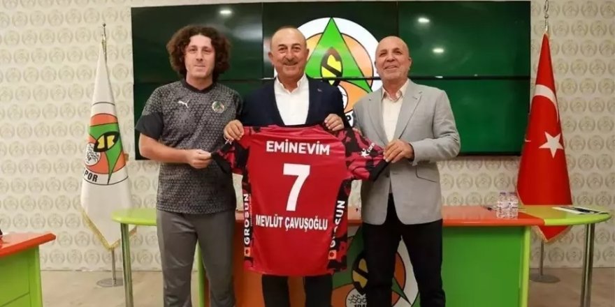 Mevlüt Çavuşoğlu'ndan Alanyaspor'a Ziyaret ve Destek