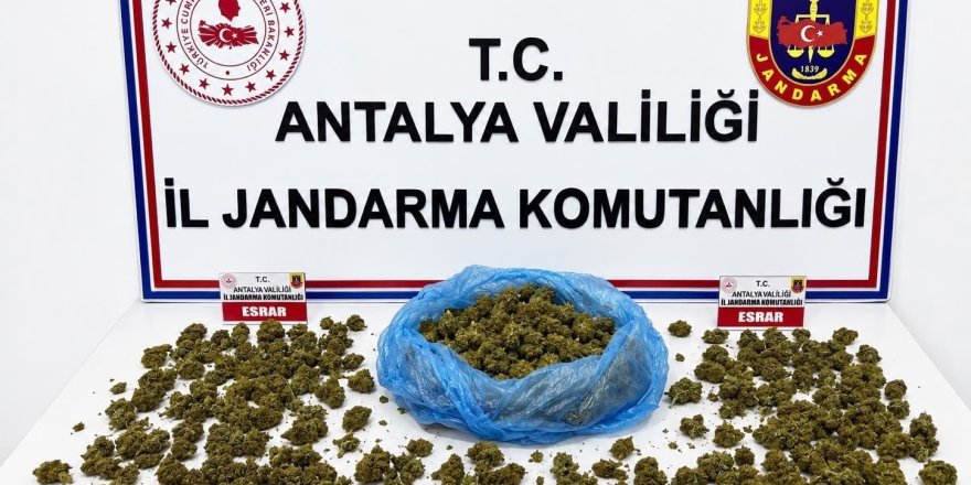 Alanya’da uyuşturucu operasyonu: 745 gram esrar ele geçirildi
