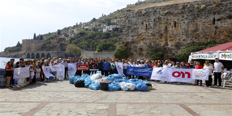 Alanya Kalesi'nde Dünya Temizlik Günü Etkinliği