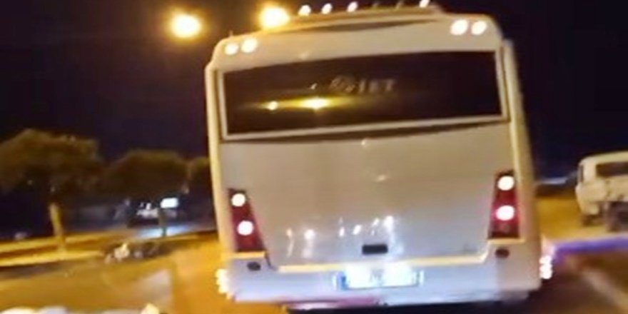 Serik’te motosiklet midibüse çarptı: 1 yaralı