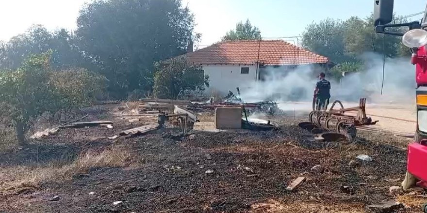 Serik’te yangın evlerin kapısına dayandı